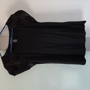 Design History women's size M tshirt